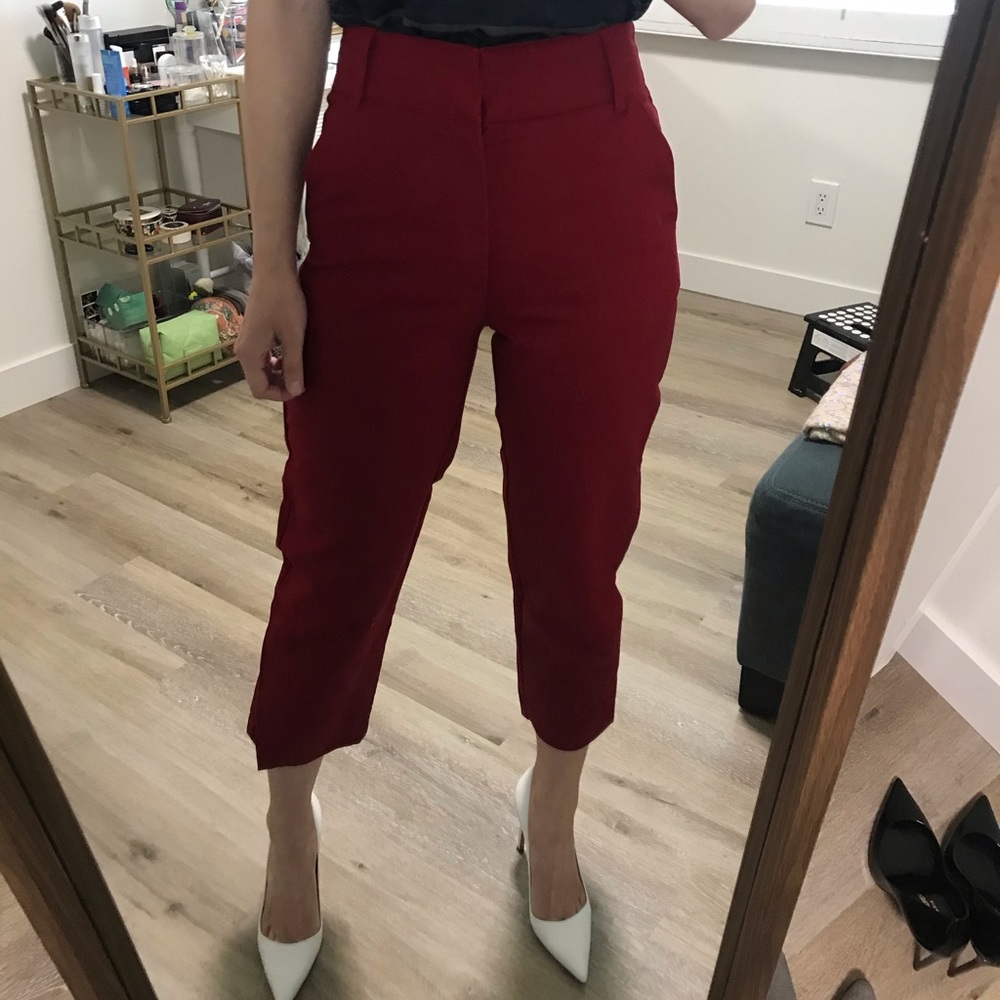 😍 Zara Red Crop Pants